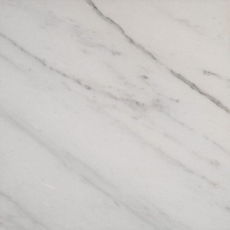 Statuario marmor er en klassisk hvid italiensk natursten med grå åretegninger. Slebet overflade.