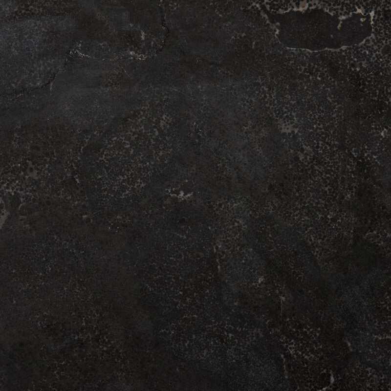 Bergwalder sort kinesisk kalksten med slebet overflade.